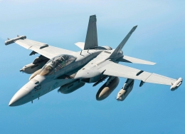 Pesawat tempur perang elektronik EA-18 Growler yang dikembangkan dari basis jet tempur F/A-18 Hornet - Sumber gambar: wikimedia.org