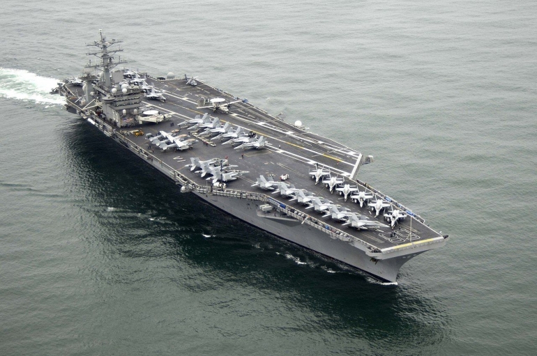 Kapal Induk AS USS Nimitz (CVN 68). Sumber gambar: navy.mil/wikimedia.org