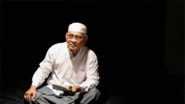 Gus Mus atau KH Ahmad Mustofa Bisri, pengasuh Ponpes Raudlatut Thalibin Rembang (liputan6.com).