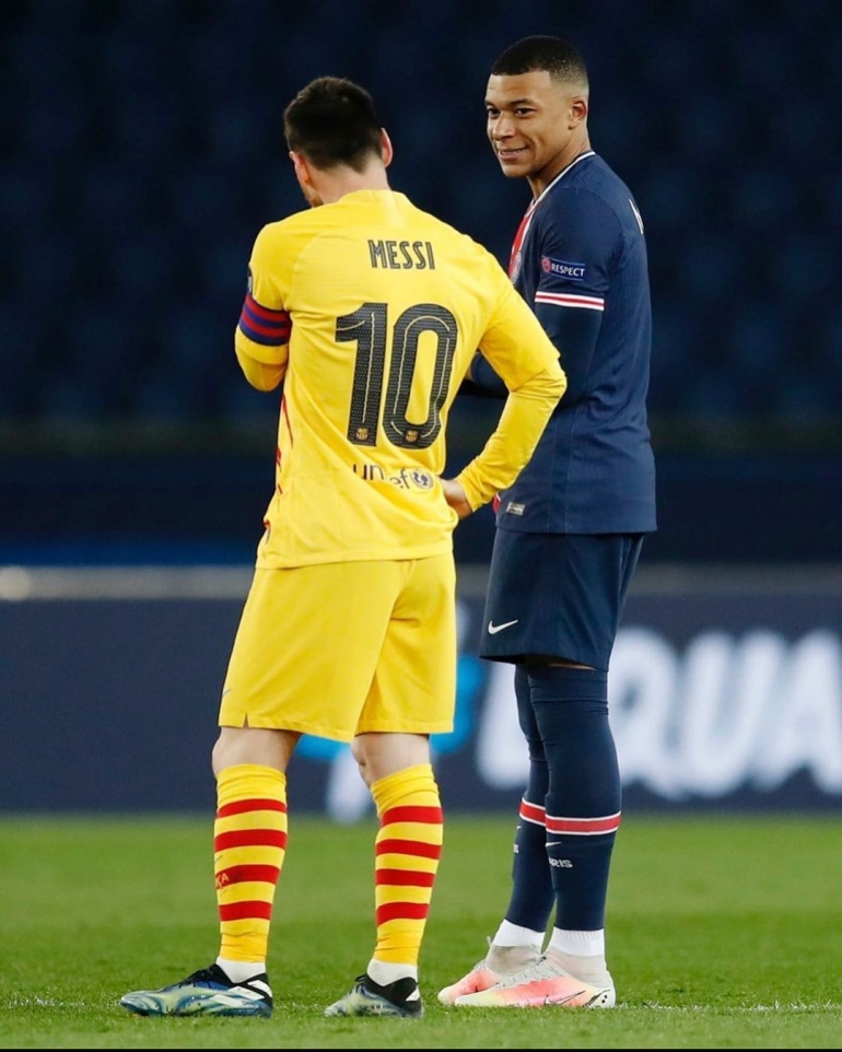 Messi dan Mbappe saat bertemu di 16 UCL musim ini (instagram.com/k.mbappe)