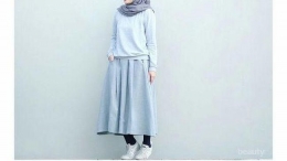 Hijab pendek dengan rok kekinian