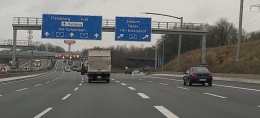 Jalan tol A7 di Hamburg ke arah Kiel (ke arah utara). (Foto: Erwin Silaban)