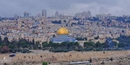 Panorama kota Jerusalem dari Bukit Zaitun. Sumber: koleksi pribadi