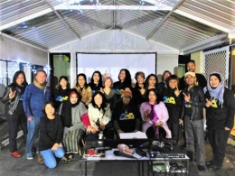 ket.foto : bersama komunitas orang Indonesia di Perth/dokumentasi pribadi