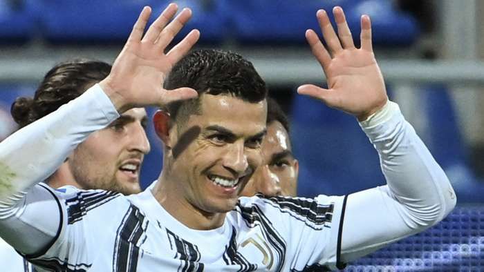 Cristiano Ronaldo merayakan gol ke gawan Caliagri. Sumber foto: Getty Images via Goal.com