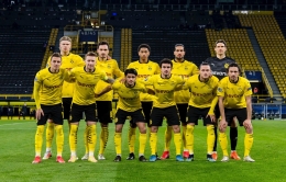 Starting Borrusia Dortmund yang dipenuhi pemain muda / twitter.com/BlackYellow