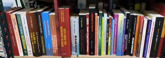 Inilah sejumlah buku biografi yang ditulis oleh M Dahlan Abubakar/Ft.Ist (dokpri)