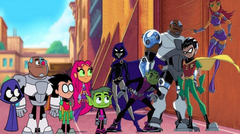 Tim Teen Titans dalam dua versi berbeda | dok. DC Animated Movie 