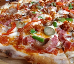 Pizza yang ehmmm (foto:ko in)