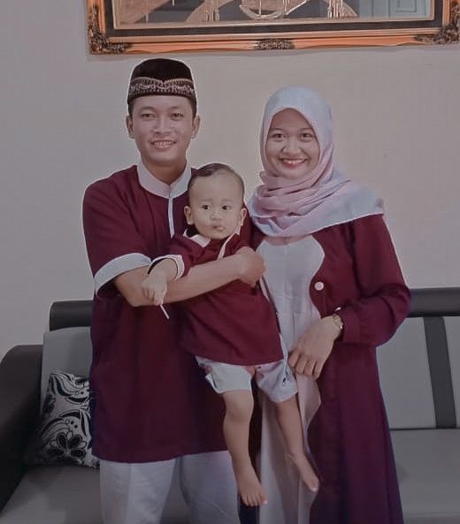 Ayah, Ibu dan Anak Laki-Laki, instagram.com/fatiarini/