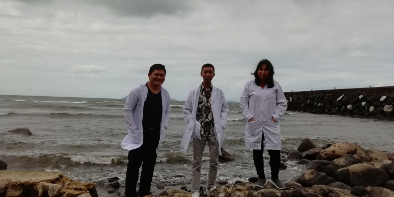 Peneliti Bahan Alam Laut di Laut Sulawesi Utara (Dokpri)
