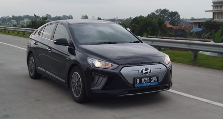 Hyundai Ioniq. sumber: instagram.com/ridwanhr