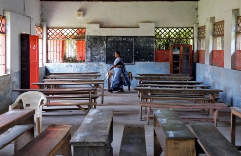 Sebanyak 17ri anak usia sekolah menjadi korban pandemi. Photo: Reuters