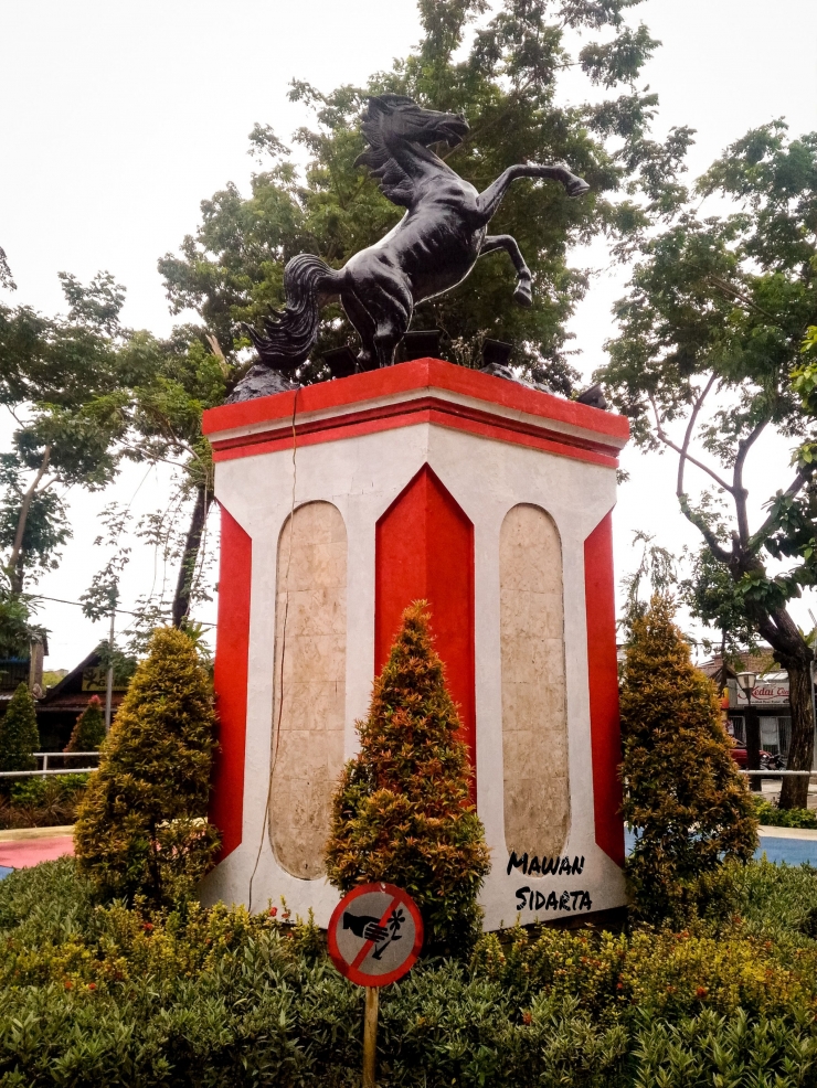 Patung kuda di Monumen Ronggolawe (Dokumentasi Mawan Sidarta) 