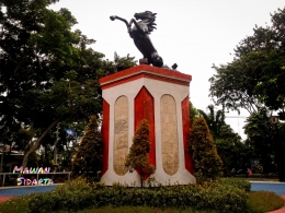 Monumen Ronggolawe (Dokumentasi Mawan Sidarta) 