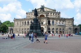 Semperoper Dresden di musim panas (Dokumentasi pribadi)