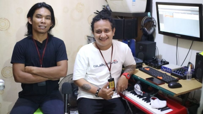Zulpadli Damas dan Luddy Roos, Operational Manager dan untuk urusan produksi visual dan audio di Indonesia Records. (Dok. Istimewa/dokpri)