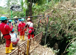 Caving di Gua Sumitro Kulon Progo (Dok. pribadi)