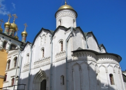 Church of the Deposition of the Robe- Kremlin. Sumber: koleksi pribadi