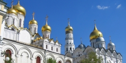 Kubah-kubah keemasan di Alun-alun Katedral- Kremlin. Sumber: koleksi pribadi