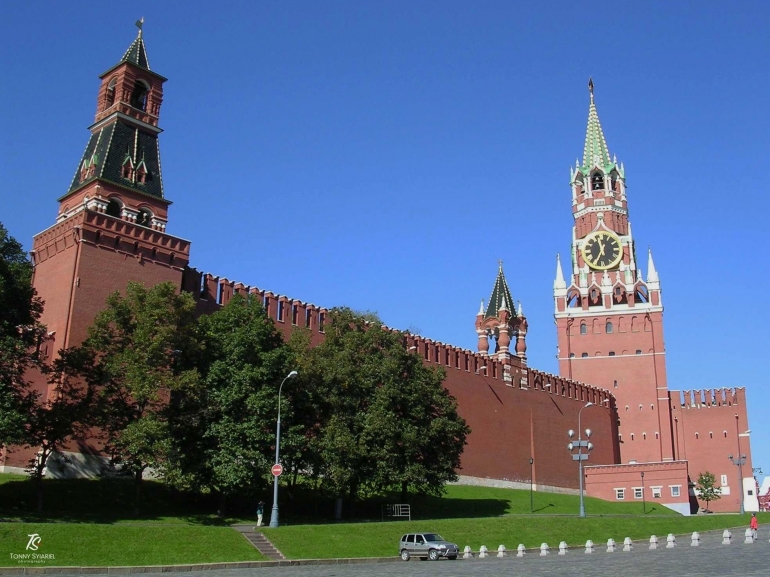 Tembok Kremlin dari sisi Lapangan Merah. Sumber: koleksi pribadi