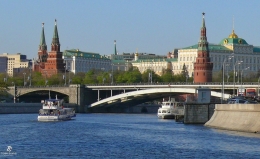 Sungai Moskwa dan Kremlin di latar belakang. Sumber: koleksi pribadi