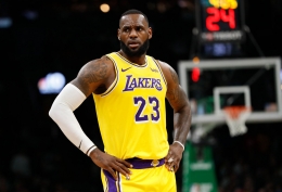 Pantaskah megabintang Lakers, LeBron James disebut pengganti Alm. Kobe Bryant (Foto: NY Times).