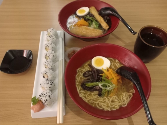 Shoyu dan Curry Ramen di Yagami Ramen. sumber dokpri               
        googletag.cmd.push(function() { googletag.display('div-gpt-ad-712092287234656005-412');});