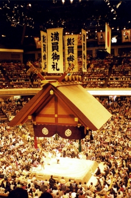 Kanopi arena memimik atap kuil Shinto. Photo: Pinterest