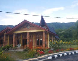 Salah satu homestay di Desa Tuktuk (Foto pribadi)