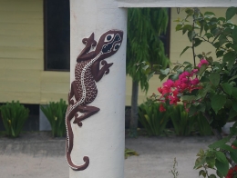 Cicak, simbol yang banyak ditemui di rumah-rumah di Pulau Samosir (Foto pribadi)