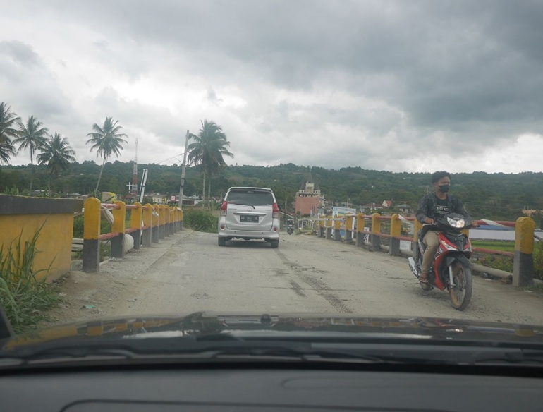 Jembatan Tano Ponggol (Foto pribadi)