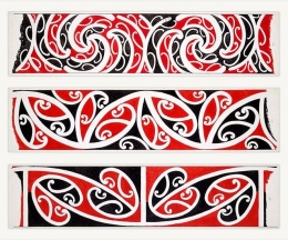 Desain2 kerajinan suku Maori, sangat dasar seperti dari Papua. Ukiran2 seperti terdapat dimana2 di permukian Rotorua ini/pinterest/philoveit