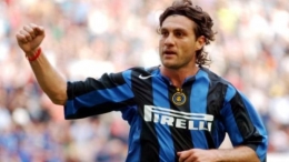 Striker asal Italia, Christian Vieri, kala masih membela Inter Milan. (Sumber: TribunNews)