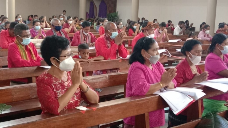 Gambar dok.pri./Penerapan protokol kesehatan di Gereja Katedral Atambual