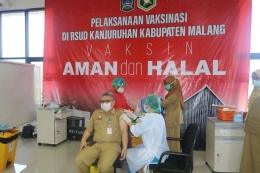 Pelaksanaan vaksin Covid-19 yang diikuti jajaran Dinas Pendidikan Kabupaten Malang (dok.pribadi)