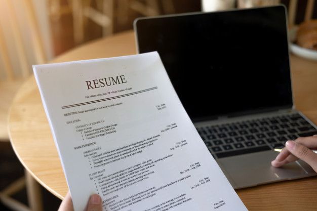 https://www.freepik.com/premium-photo/businesswoman-job-seeker-review-his-resume-coffee-shop-before-send-finding-new_3306145.htm#page=1&query=job seeker&position=5