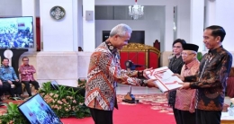 Ganjar Pranowo saat diterima Jokowi di Istana Negara, 14/11/2019 (Foto: BPMI Setpres).