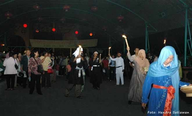 Mendekatkan suasana dengan drama (foto: dok. pribadi)