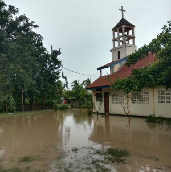 Gambar.dok.pri./Bangunan Gereja Katholik yang terendam air