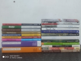 Buku-buku cerpen pilihan Kompas dari tahun ke tahun (sumber: dokumentasi pribadi)