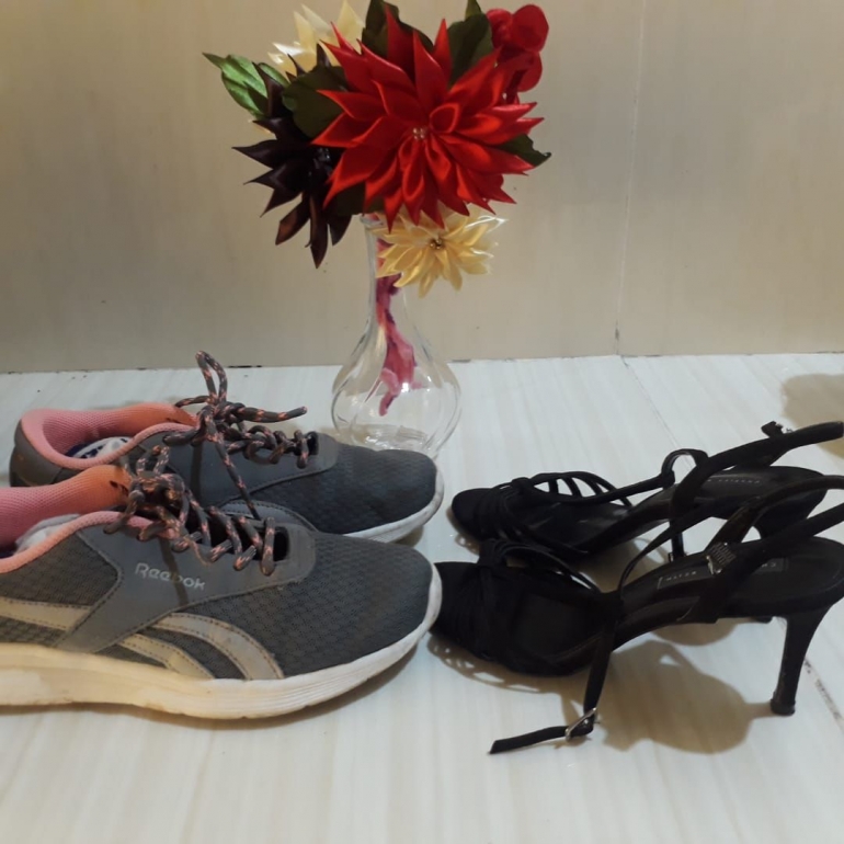 Ilustrasi Analogi Sneakers Versus Heels/Sumber : Dok.Pri (Yunita Kristanti)