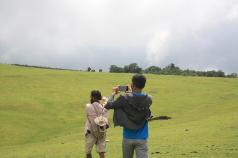 Pulau kecil di tengah Padang Rumput FF-dokpri