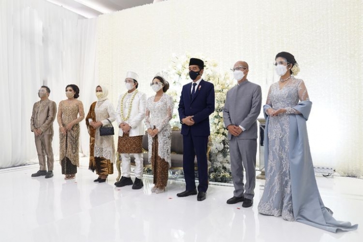 Sebagai rakyat kita juga berhak mengundang presiden ke hajatan (dok. Iskandar Wedding melalui kompas.com)