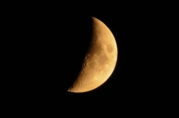 Bulan  di atas langit Oderzo (Foto dok. pribadi, DMC-TZ55: Gerhana Bulan Italia, 18/07/2018 jam 20.39)