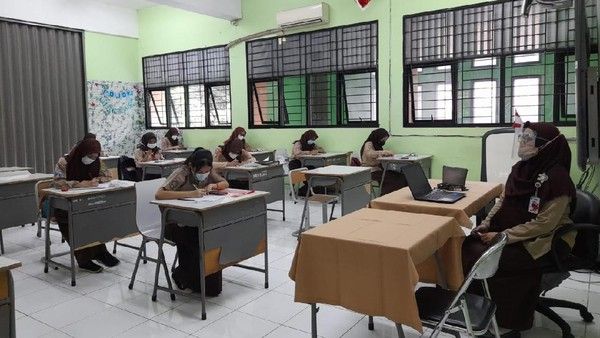 Sumber: Uji coba sekolah tatap muka di SMK 15 Jakarta, Tiara/detik.com