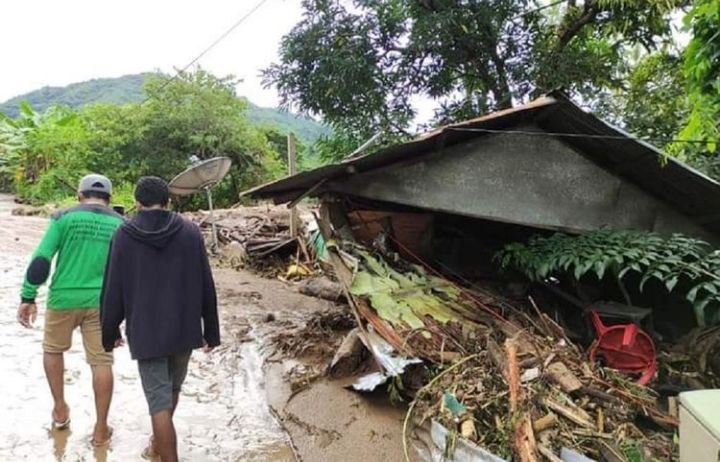  Bencana Nusa Tenggara Timur membuat kita semua berduka(dok:Antara/Pion Ratuloli)