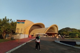 Teater Keong Emas, salah satu atraksi yang bisa dikunjungi di TMII (kompas.com/Nabilla Ramadhian)