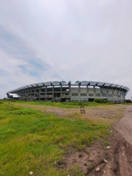 Inilah Stadion Barombong yang telah menguras Rp225 miliar APBD Sulsel 10 tahun belum rampung/Ft: Mahaji Noesa