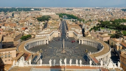 Alun-alun Santo Petrus karya Bernini. Sumber: Diliff / wikimedia